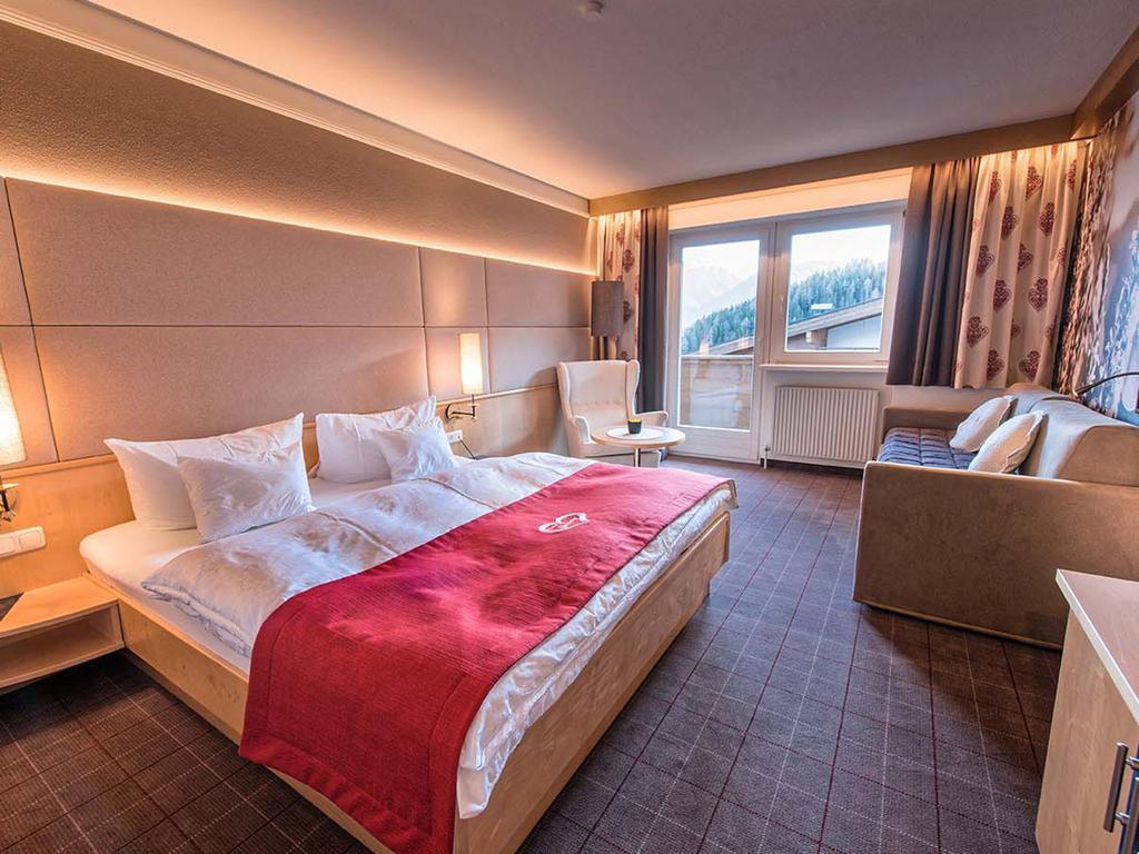 Hotel Universo ザーファウス エクステリア 写真