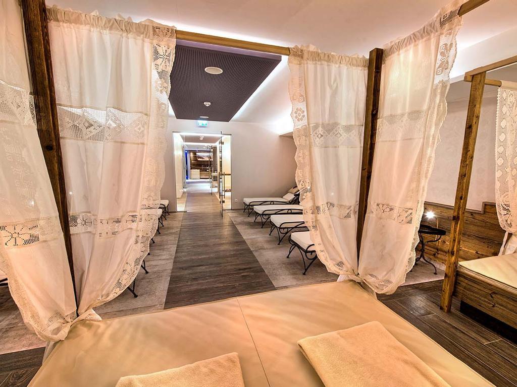 Hotel Universo ザーファウス エクステリア 写真
