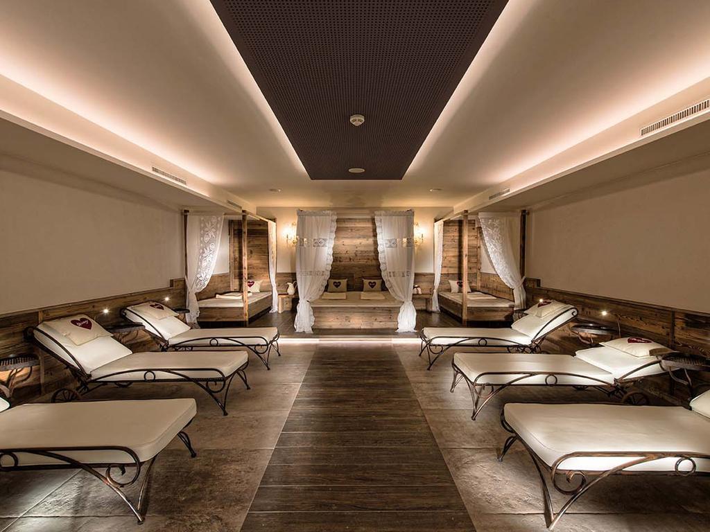 Hotel Universo ザーファウス エクステリア 写真